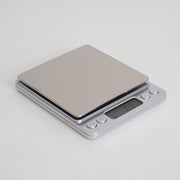 Precision scales for weighing out your powders / agar etc